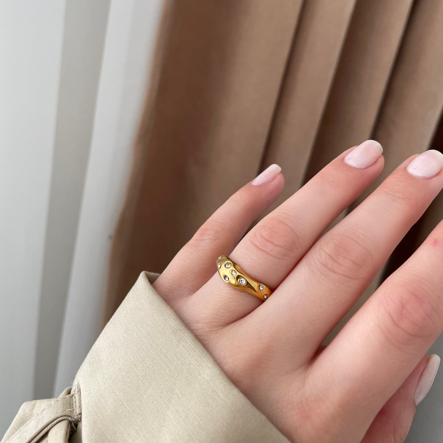 Elvis ring